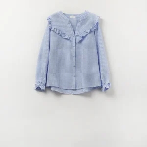 blusa azul com folhos