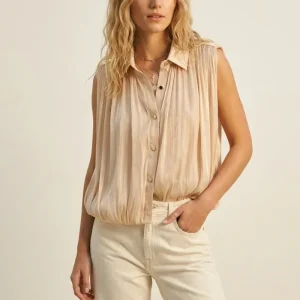 Blusa Bege com Bainha Franzida e Botões Dourados