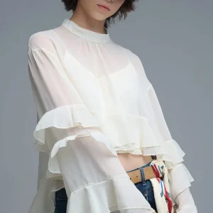 Blusa bege em chiffon com folhos e capa transparente