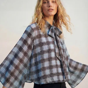 Blusa de chiffon azul com estampado xadrez com mangas largas e laço no pescoço