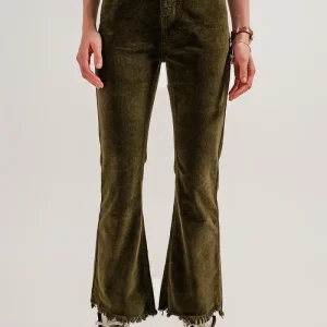 Calça flare de veludo cotelê verde