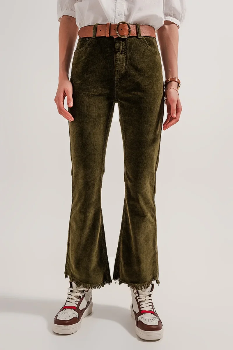 Calça flare de veludo cotelê verde