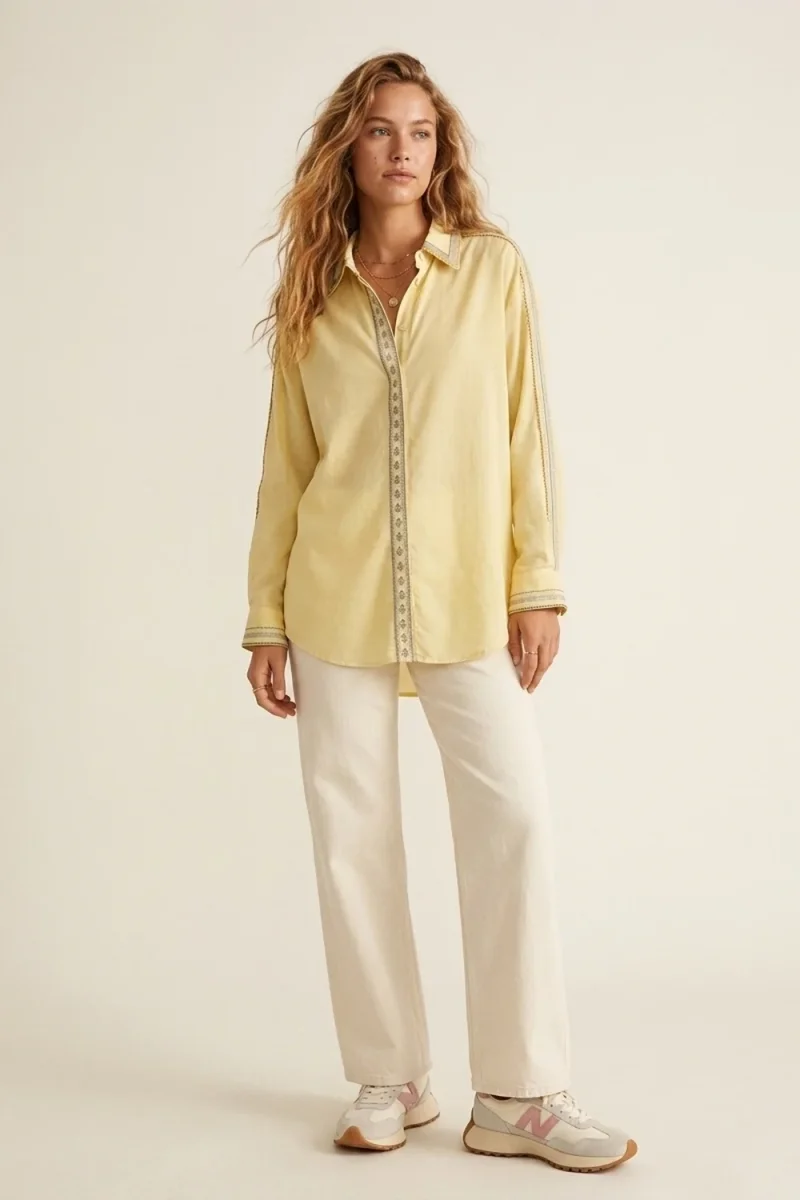 Camisa Oversize amarela com pormenores de guarnição bordados - Image 3