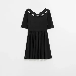 vestido curto de veludo preto