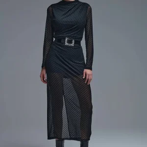 Vestido midi preto chique com bolinhas